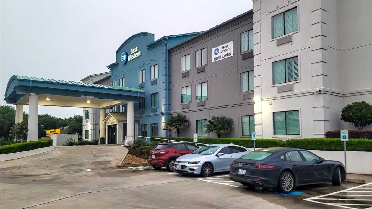 Best Western IAH Airport Parking