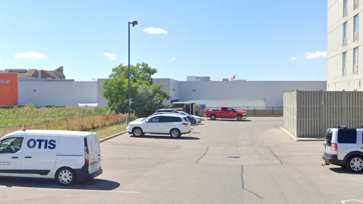 Homewood Suites by Hilton YYZ Airport Parking