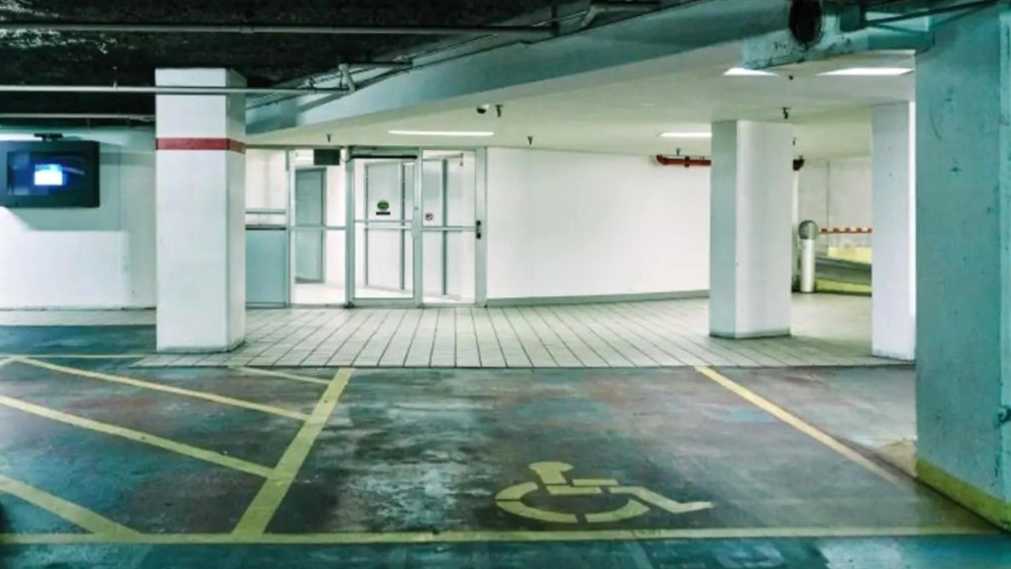 Swissotel MDW Airport Parking 