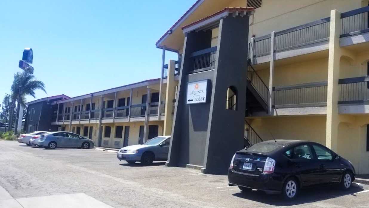 La Quinta Inn by Wyndham SNA Airport Parking 