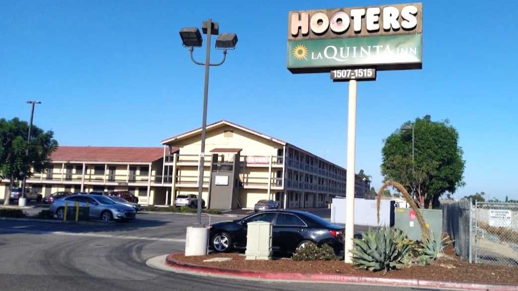 La Quinta Inn by Wyndham SNA Airport Parking 