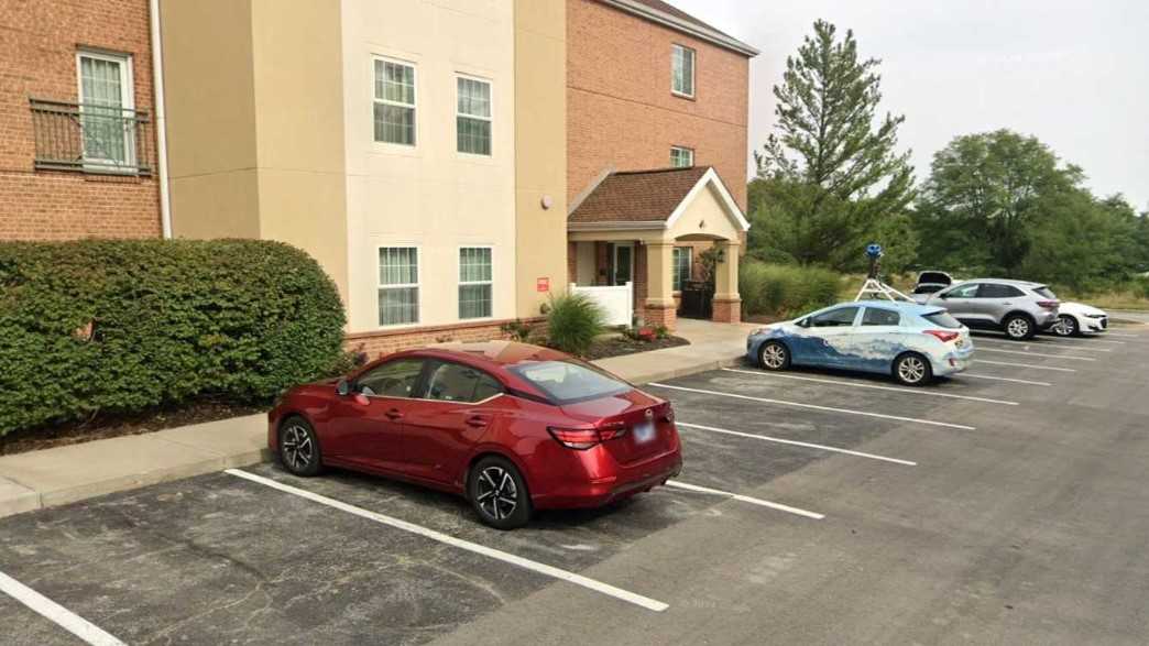 Homewood Suites by Hilton MCI Airport Parking