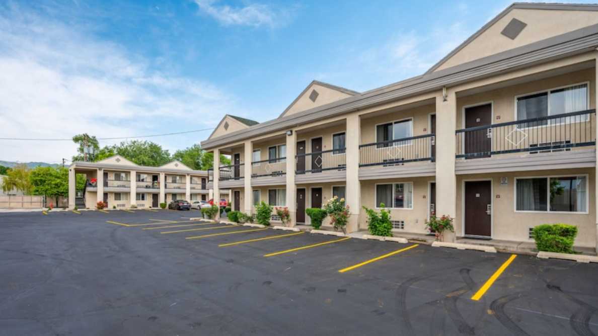 City Creek Inn and Suites SLC Airport Parking