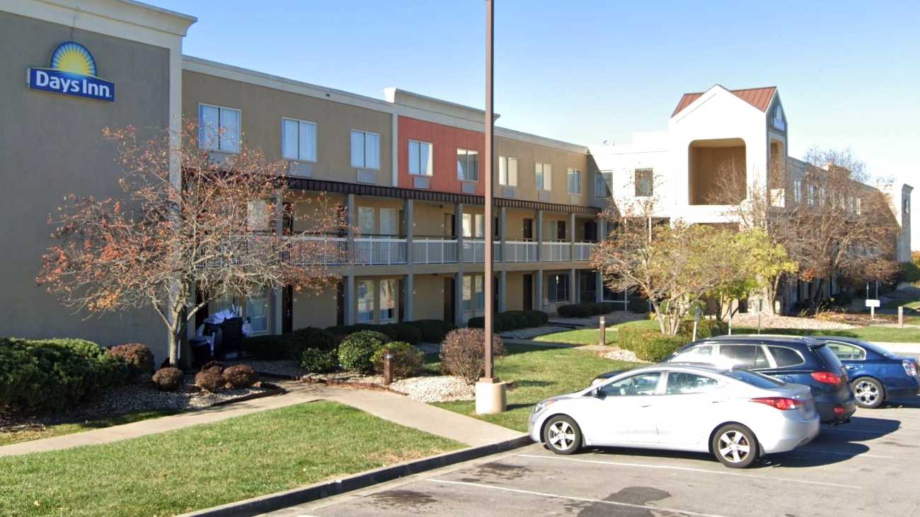Days Inn by Wyndham CVG Airport Parking