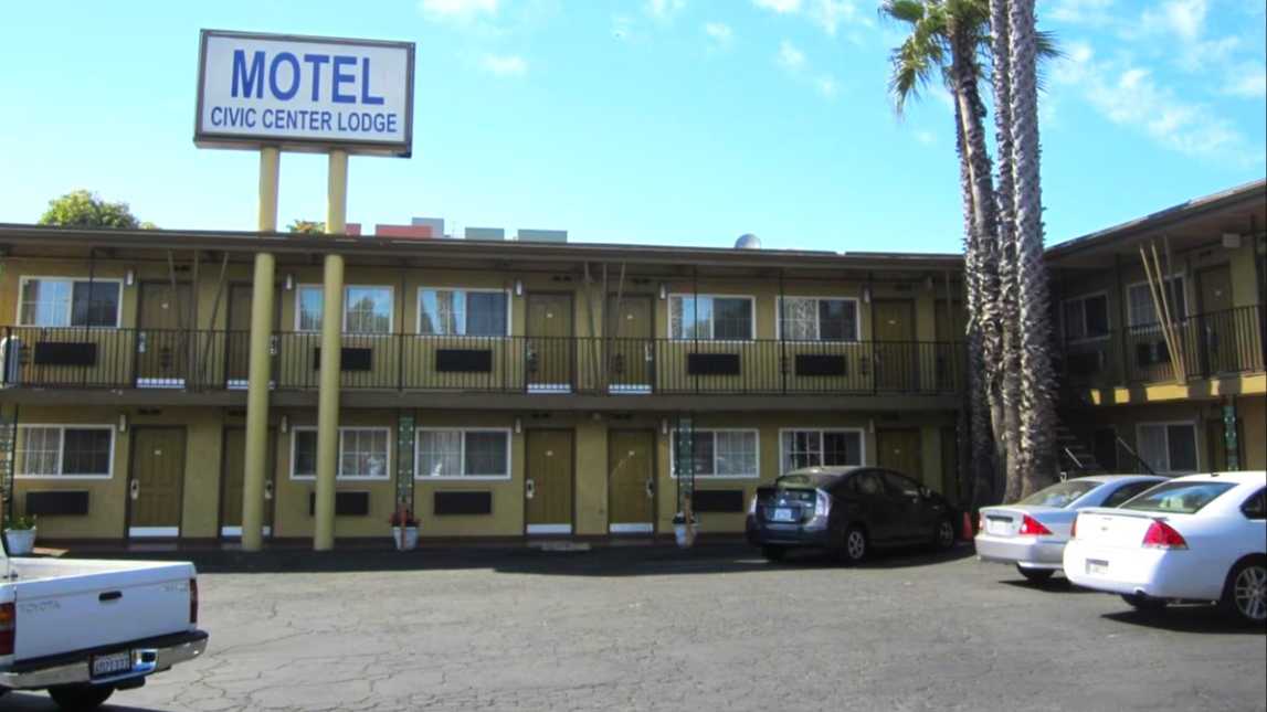 Civic Center Lodge Airport Parking