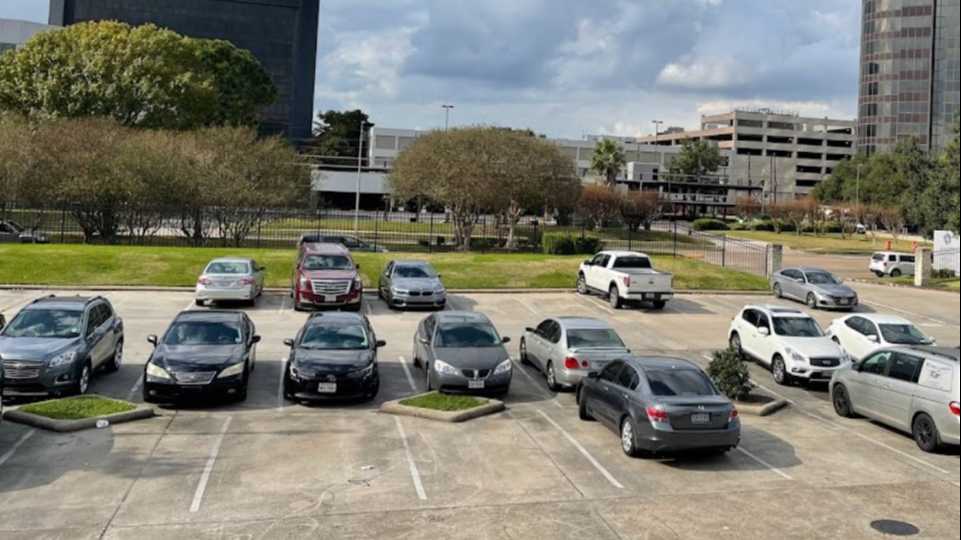 Hyatt Regency Houston International Airport Parking