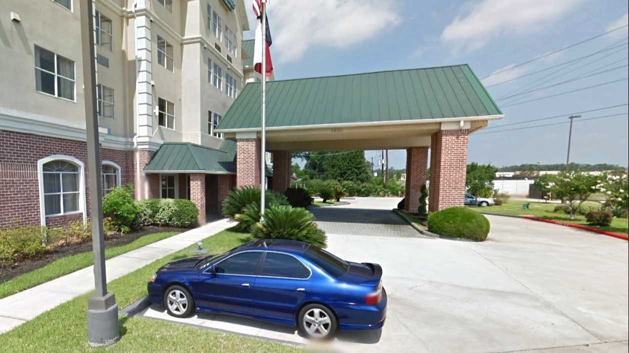 Country Inn and suites IAH Airport Parking