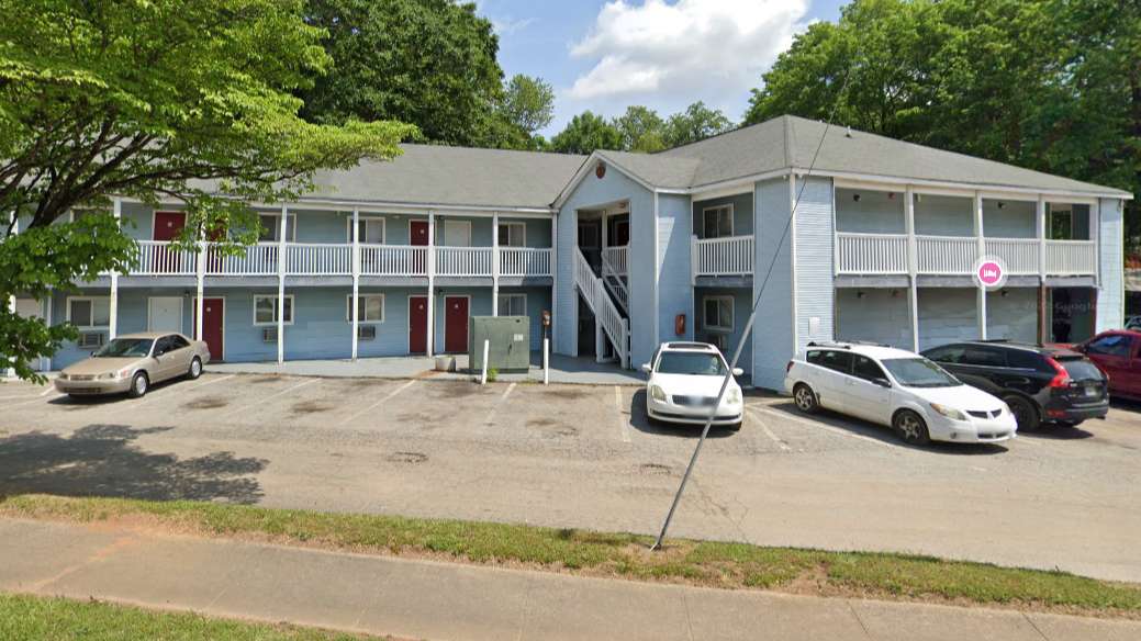  Efficiency Lodge ATL Airport Parking