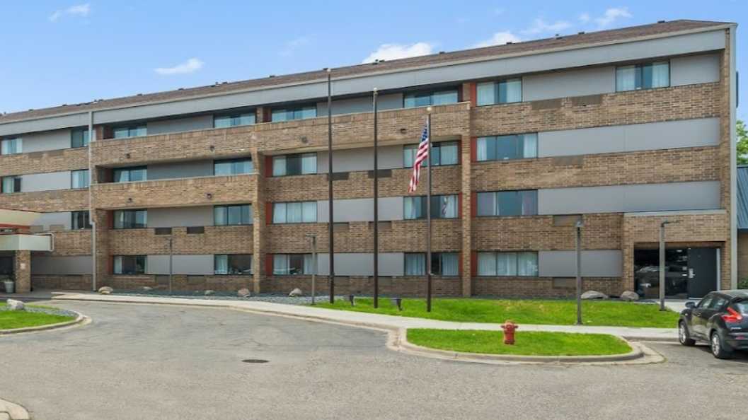 Quality Inn & Suites MSP Airport Parking