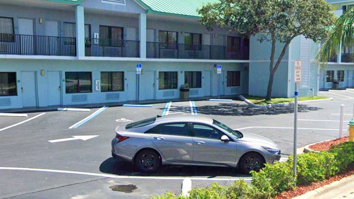 Beachside Hotel & Suites Port Canaveral Cruise Parking