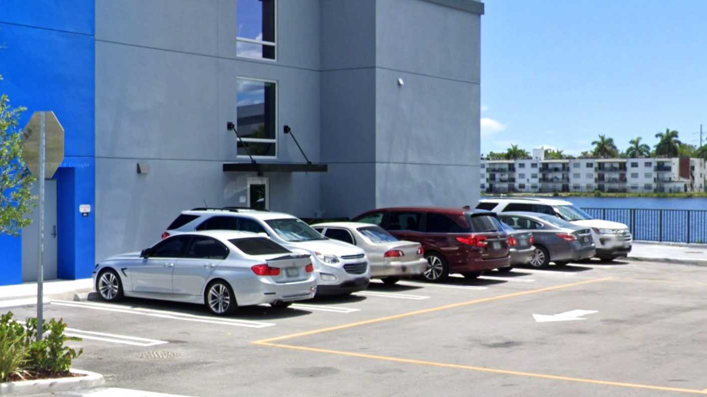 Tru by Hilton South Port of Miami Cruise Parking