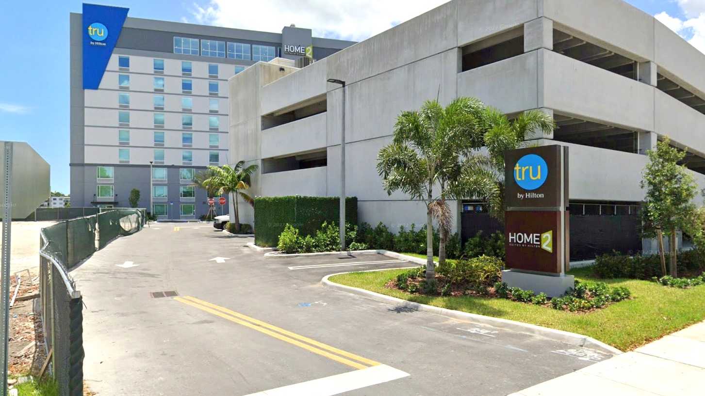 Tru by Hilton South Port of Miami Cruise Parking