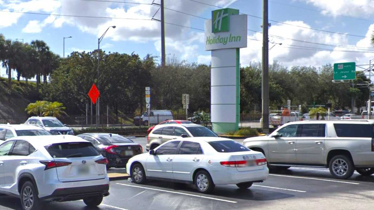 Holiday Inn Port of Miami Cruise Parking