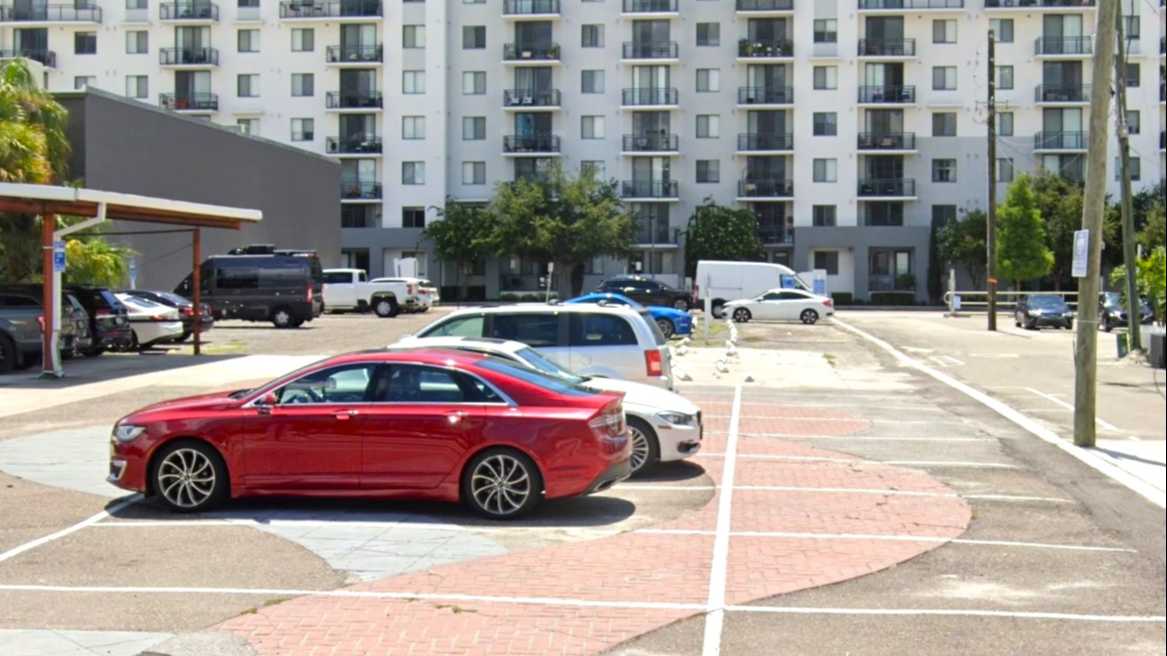 717 L57 Channelside Dr Lot - Port of Tampa Cruise Parking