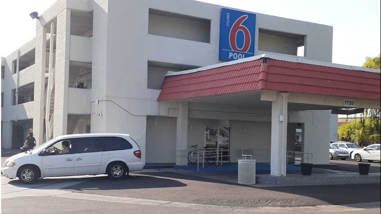 Motel 6 Tempe PHX Airport Parking