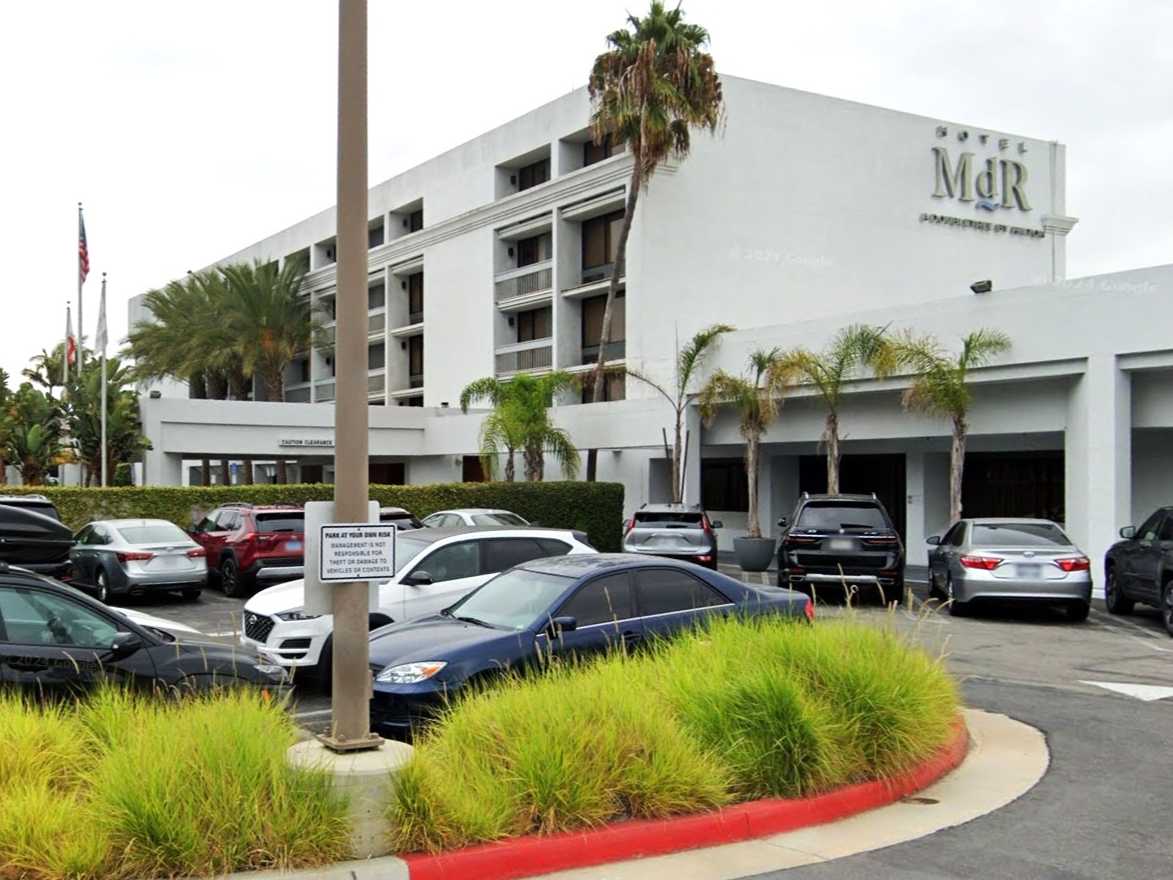 Hotel MdR Marina del Rey Doubletree by Hilton LAX Airport Parking