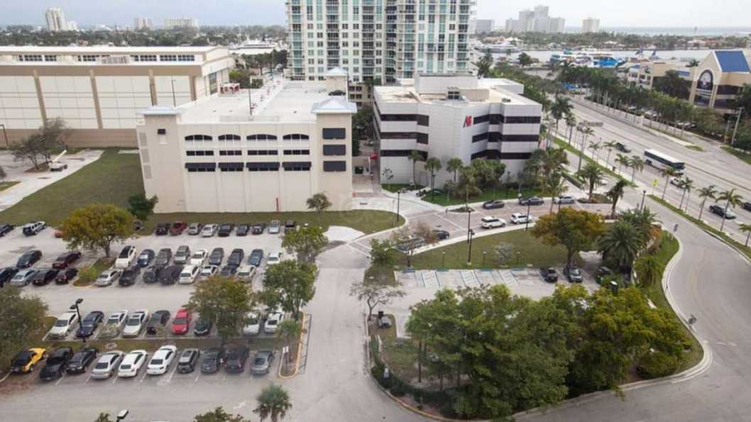 Renaissance FLL Airport Parking