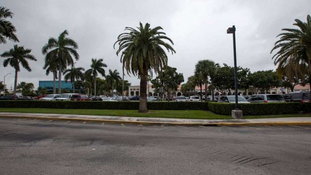 Renaissance FLL Airport Parking