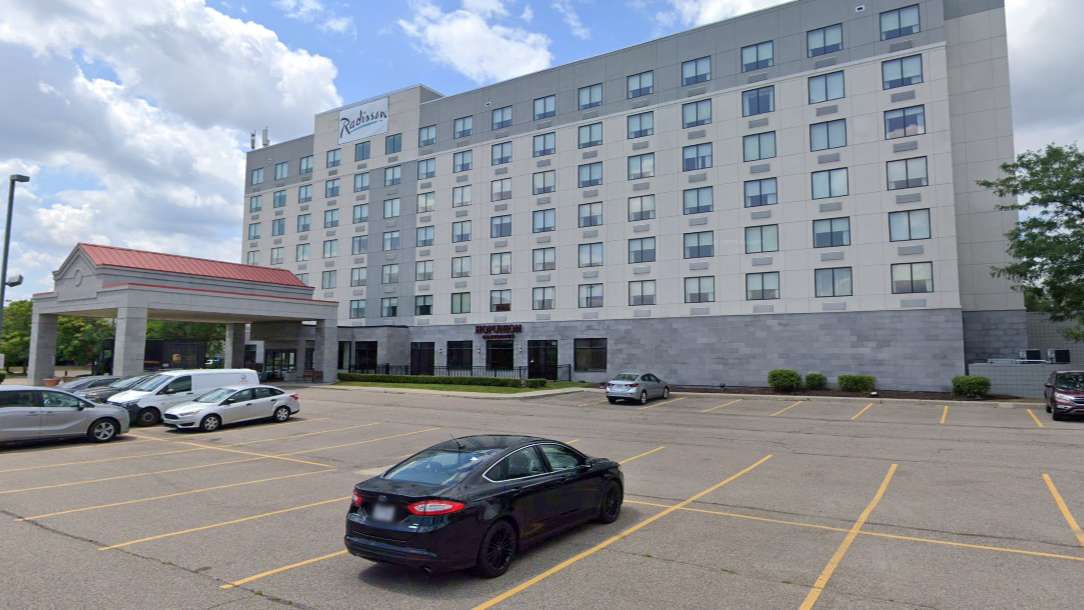 Radisson Hotel DTW Airport Parking 