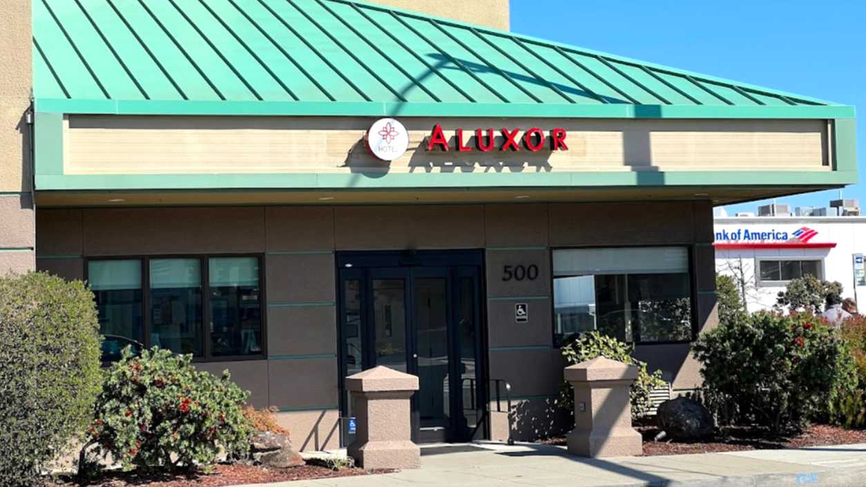 Hotel Aluxor SFO Airport Parking
