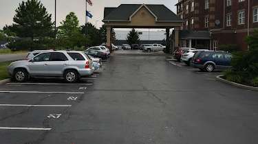 Country Inn & Suites by Radisson CVG Airport Parking