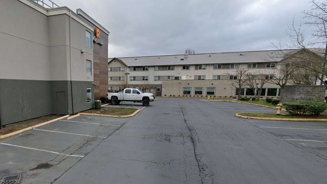 La Quinta Inn by Wyndham PAE Airport Parking