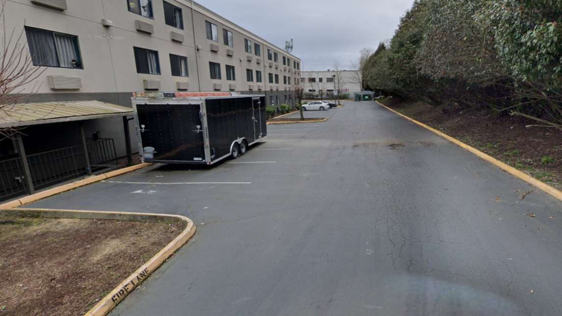La Quinta Inn by Wyndham PAE Airport Parking