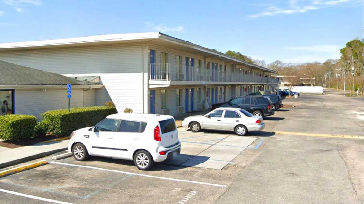 Motel 6 ORF Airport Parking