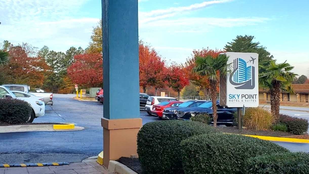 Sky Pointe Hotel and Suites Airport South ATL Parking