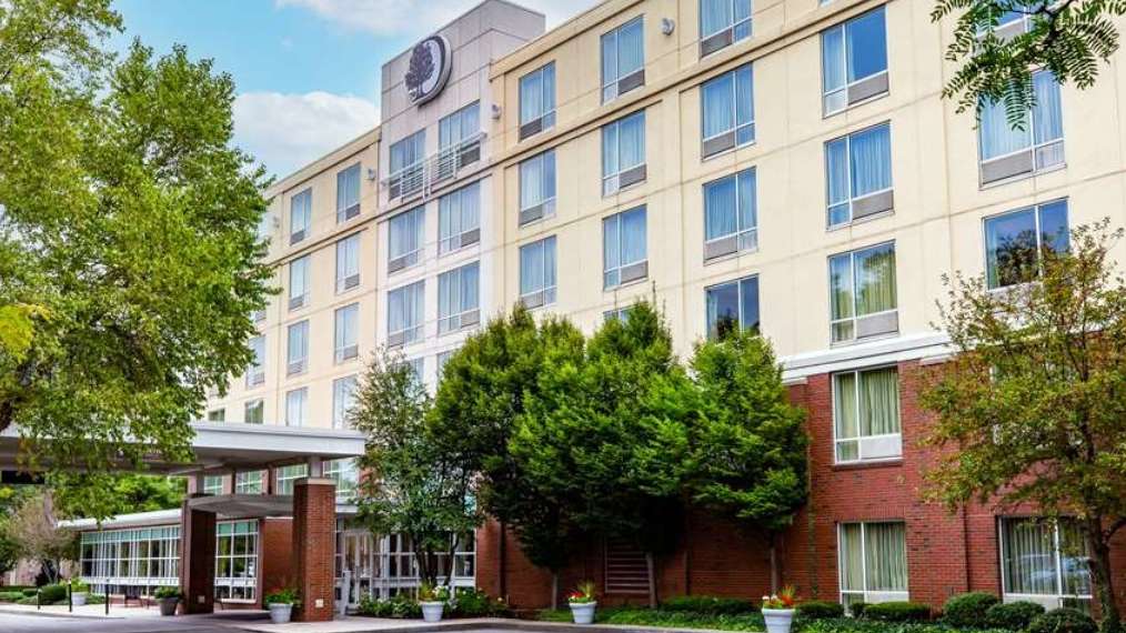 DoubleTree by Hilton Bayside BOS Airport Parking