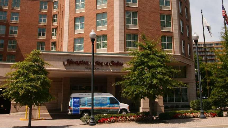 Hampton Inn & Suites Reagan National Airport