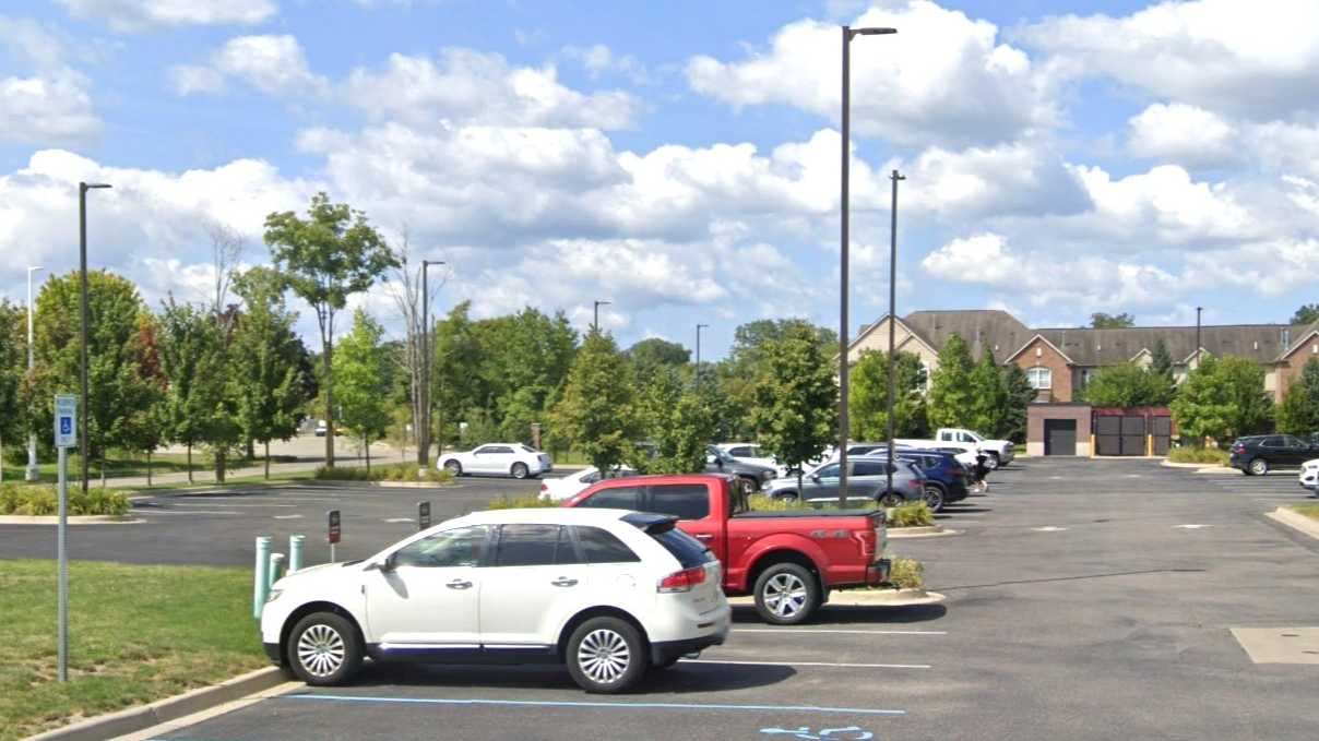  Home2 Suites by Hilton Taylor DTW Airport Parking