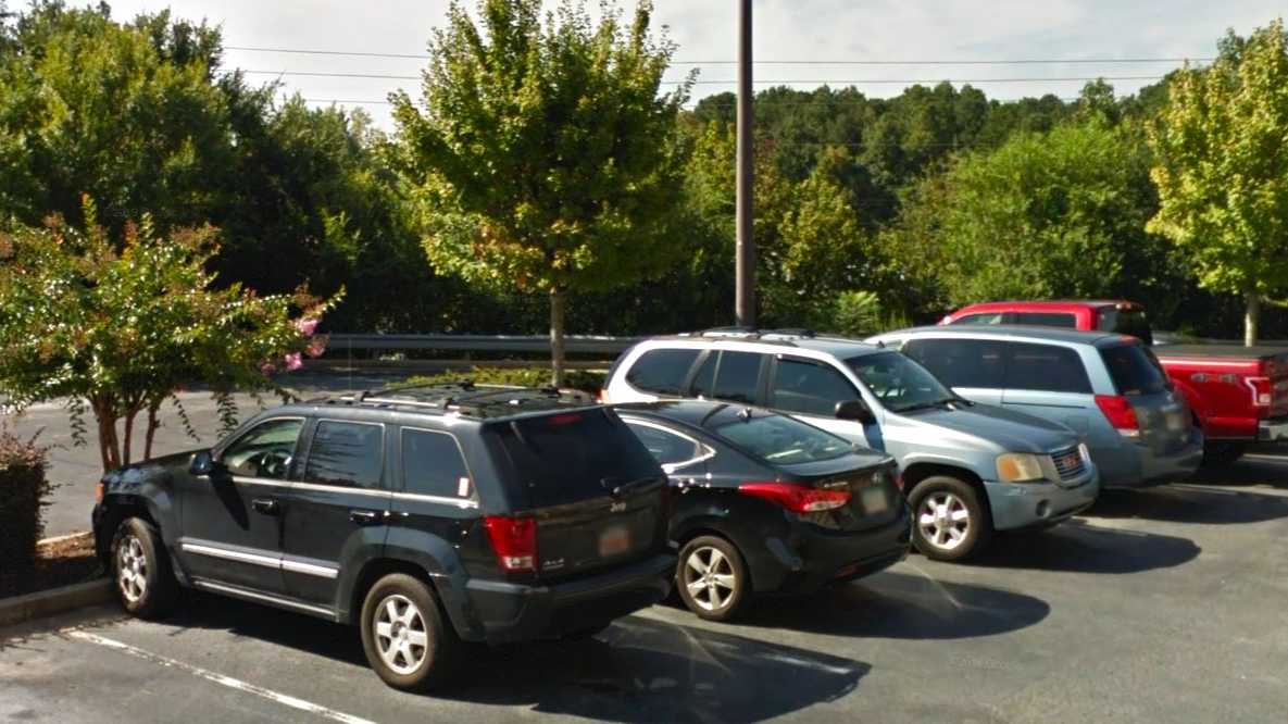 Comfort Suites ATL Airport Parking