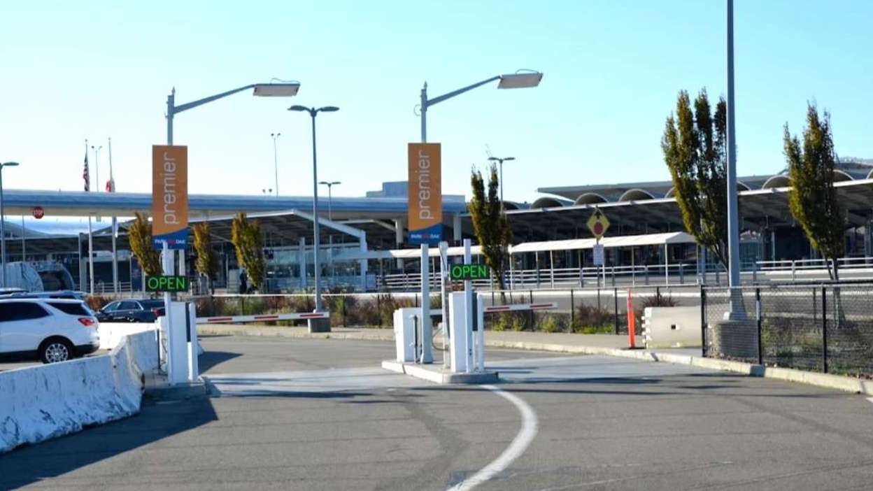 Oakland Airport Premier Parking