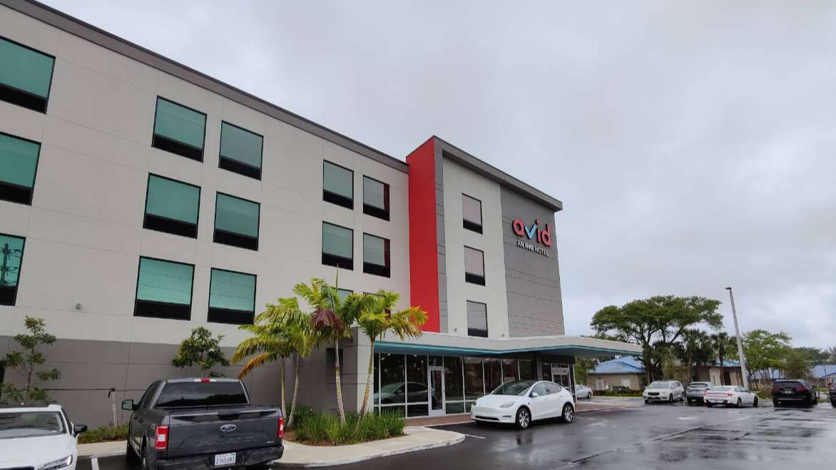 Avid hotel FLL Airport Parking