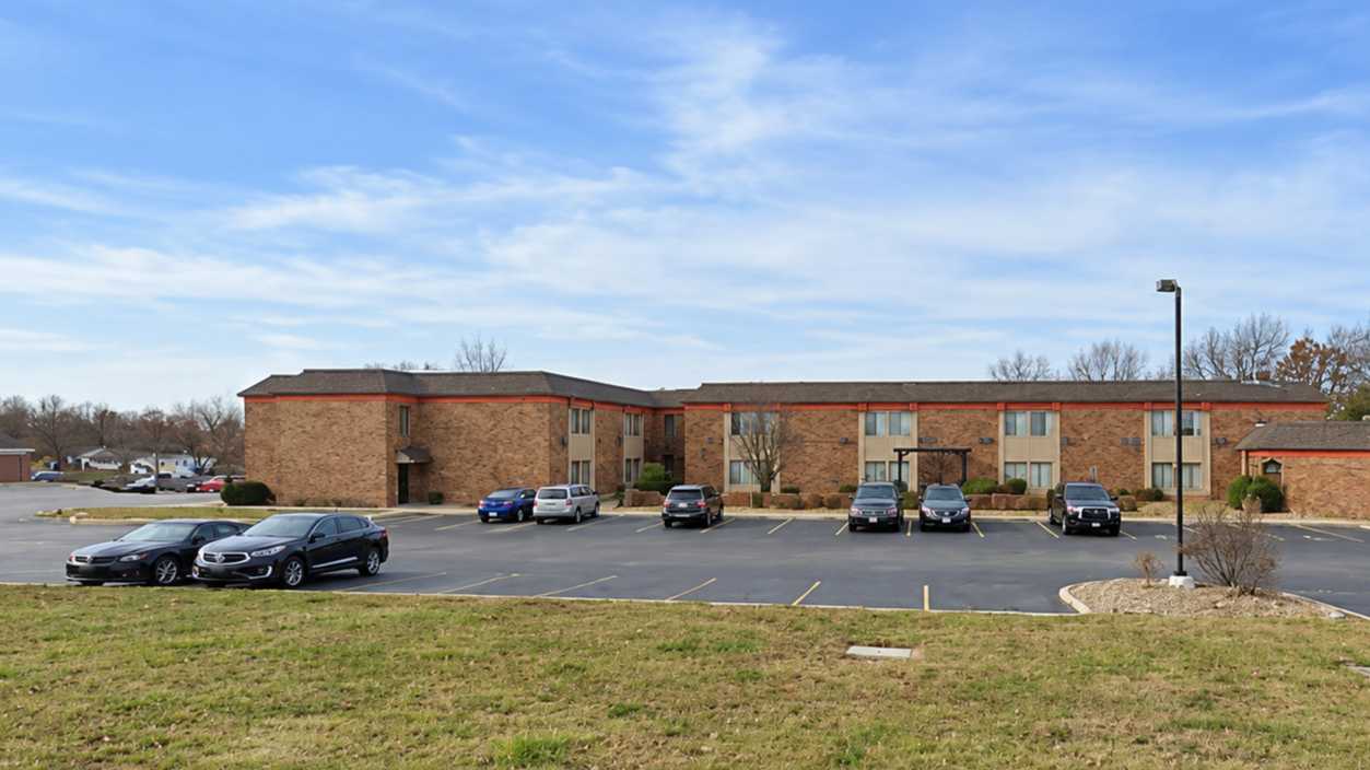 Suburban Studios MCI Airport Parking