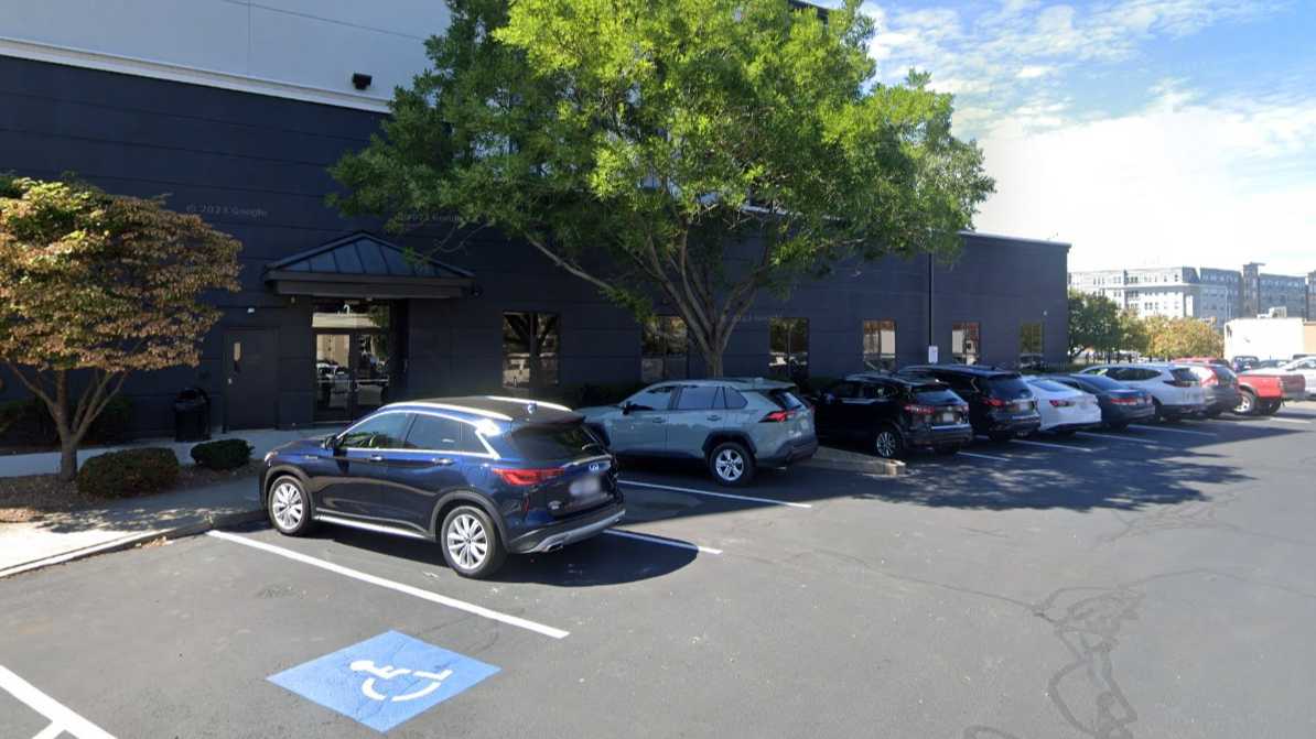 DoubleTree Boston Logan BOS Airport Parking - FREE SHUTTLE