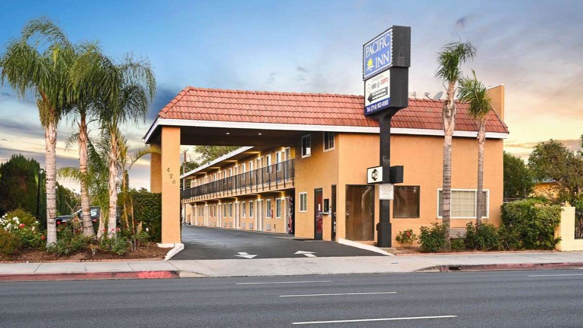 Pacific Inn LGB Airport Parking