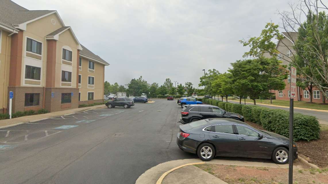 Studio 6 IAD Airport Parking