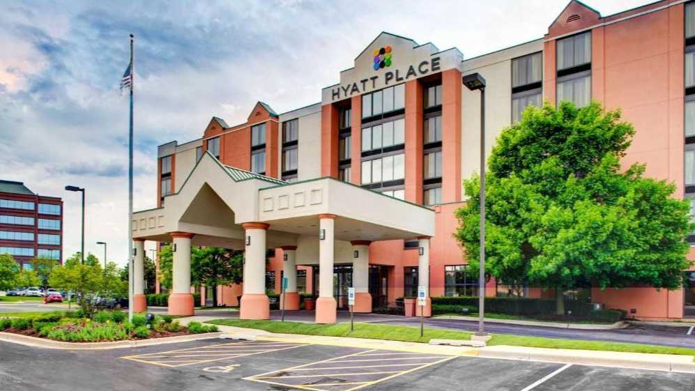 Hyatt Place DEN Airport Parking