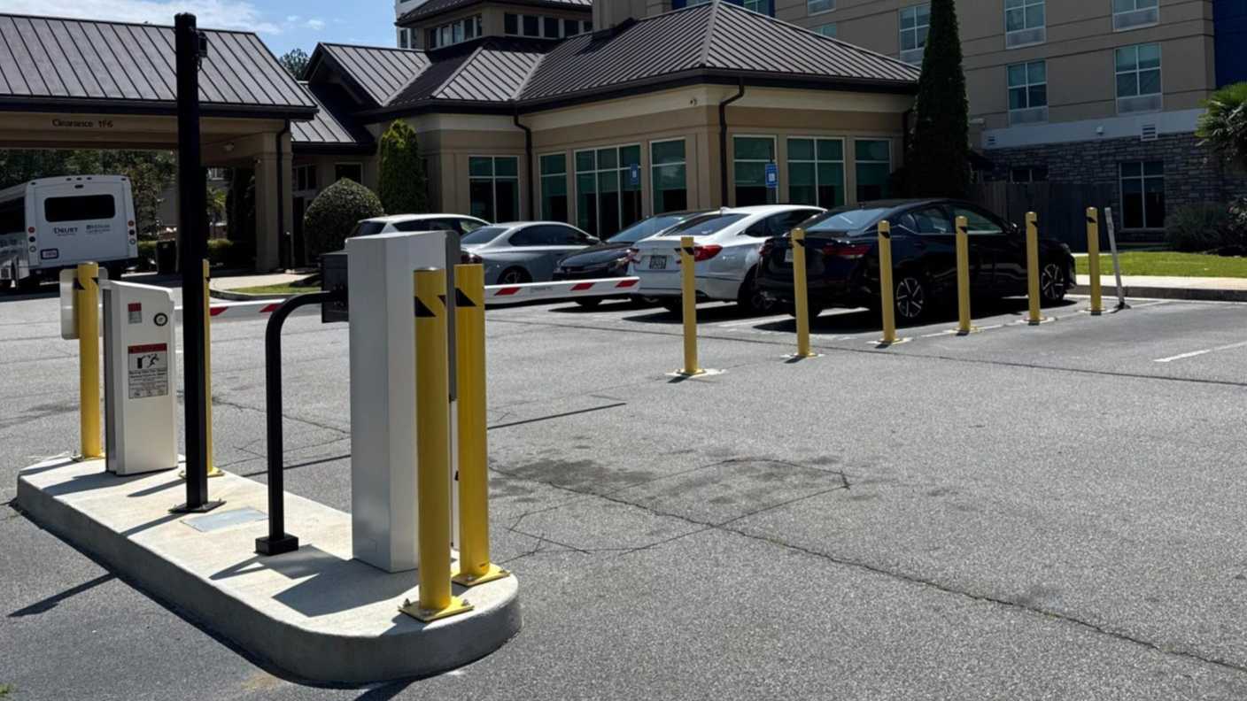 Hilton Garden Inn North ATL Airport Parking
