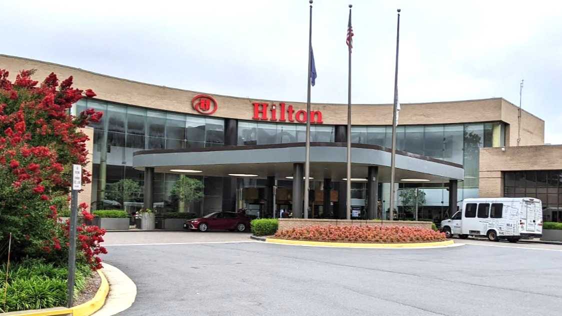 DoubleTree by Hilton Washington IAD Airport Parking