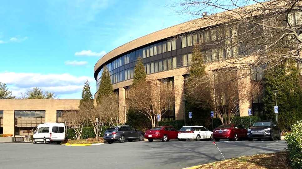 DoubleTree by Hilton Washington IAD Airport Parking