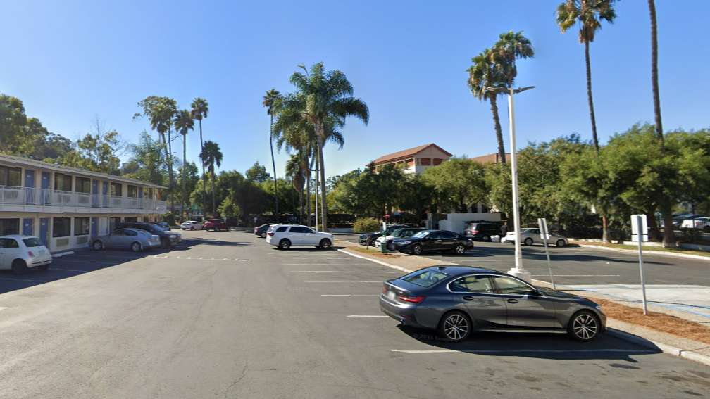 Motel 6 Mission Valley SAN Airport Parking