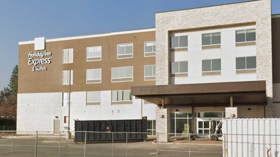 Holiday Inn Express & Suites FAT Airport Parking
