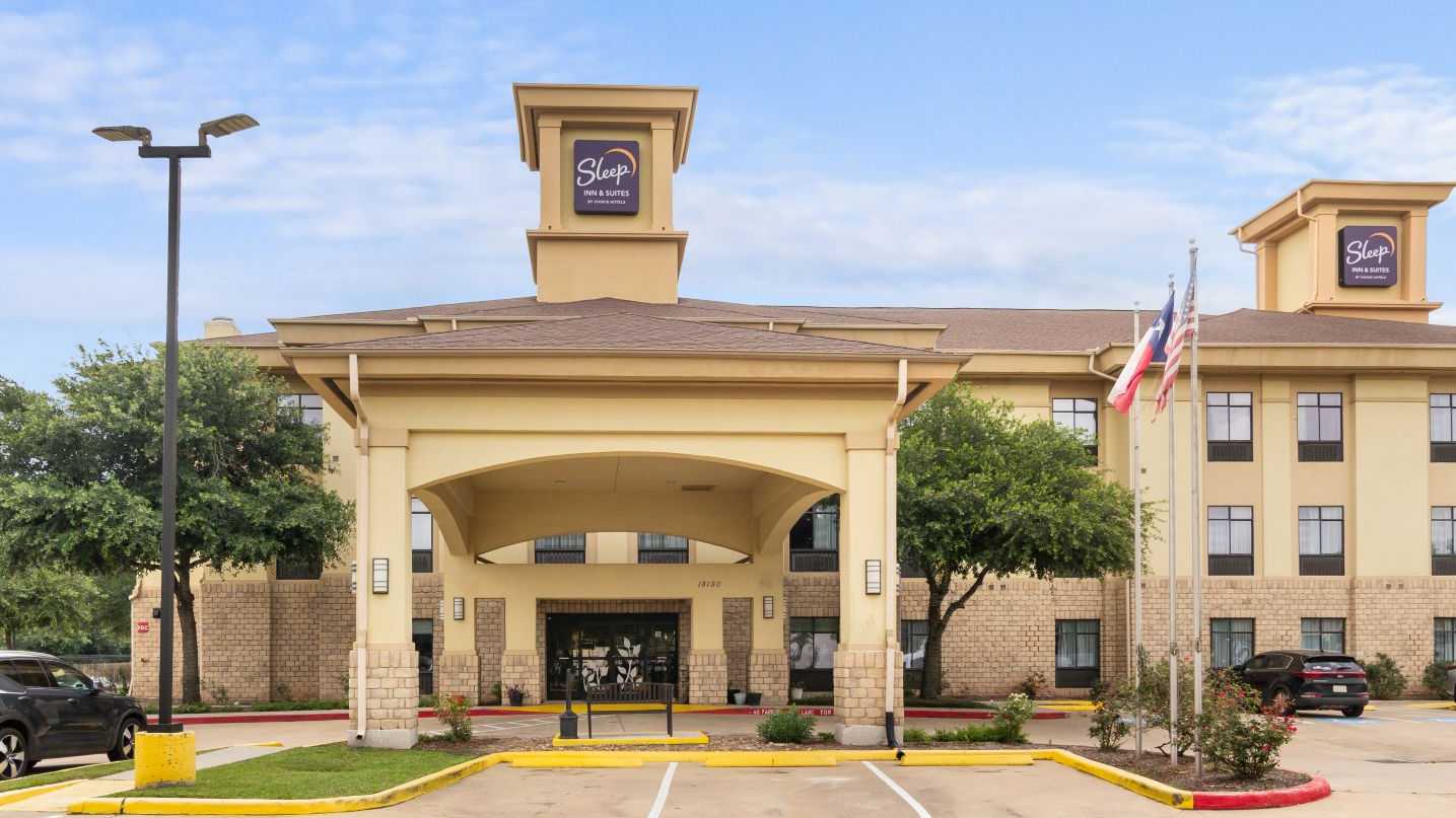 Sleep Inn and Suites IAH Airport Parking