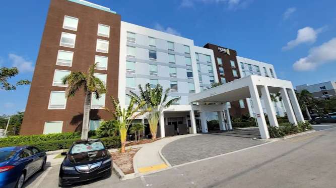 Home2 Suites by Hilton FLL Airport Parking