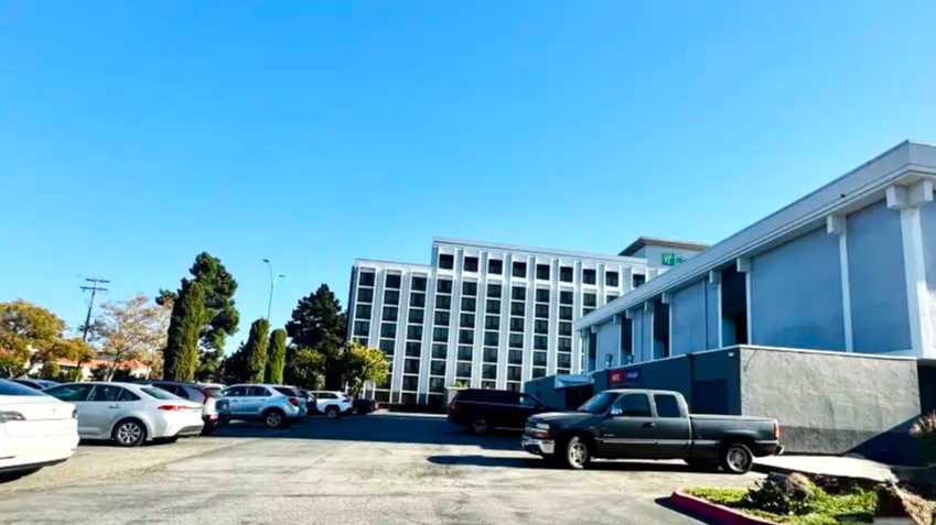 Holiday Inn Silicon Valley SJC Airport Parking