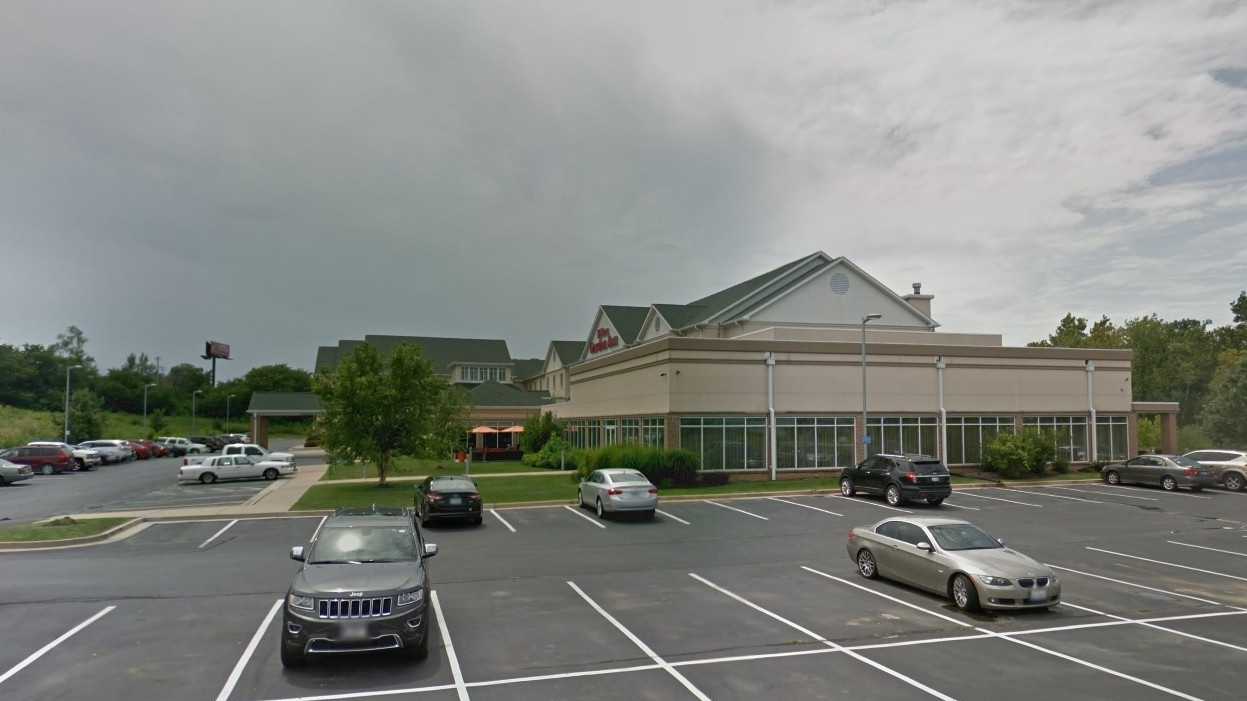 Hilton Garden Inn STL Airport Parking