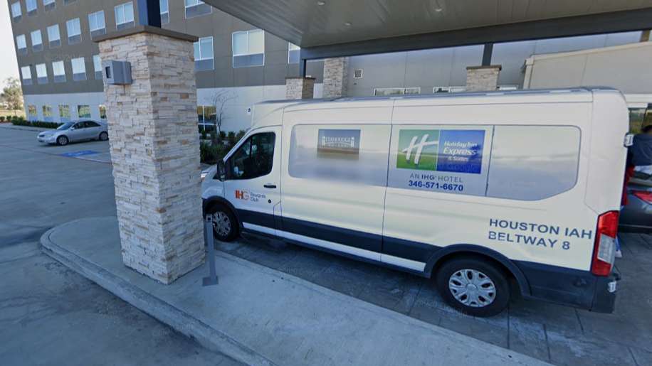 Holiday Inn Express & Suites Houston IAH Beltway 8 Airport Parking